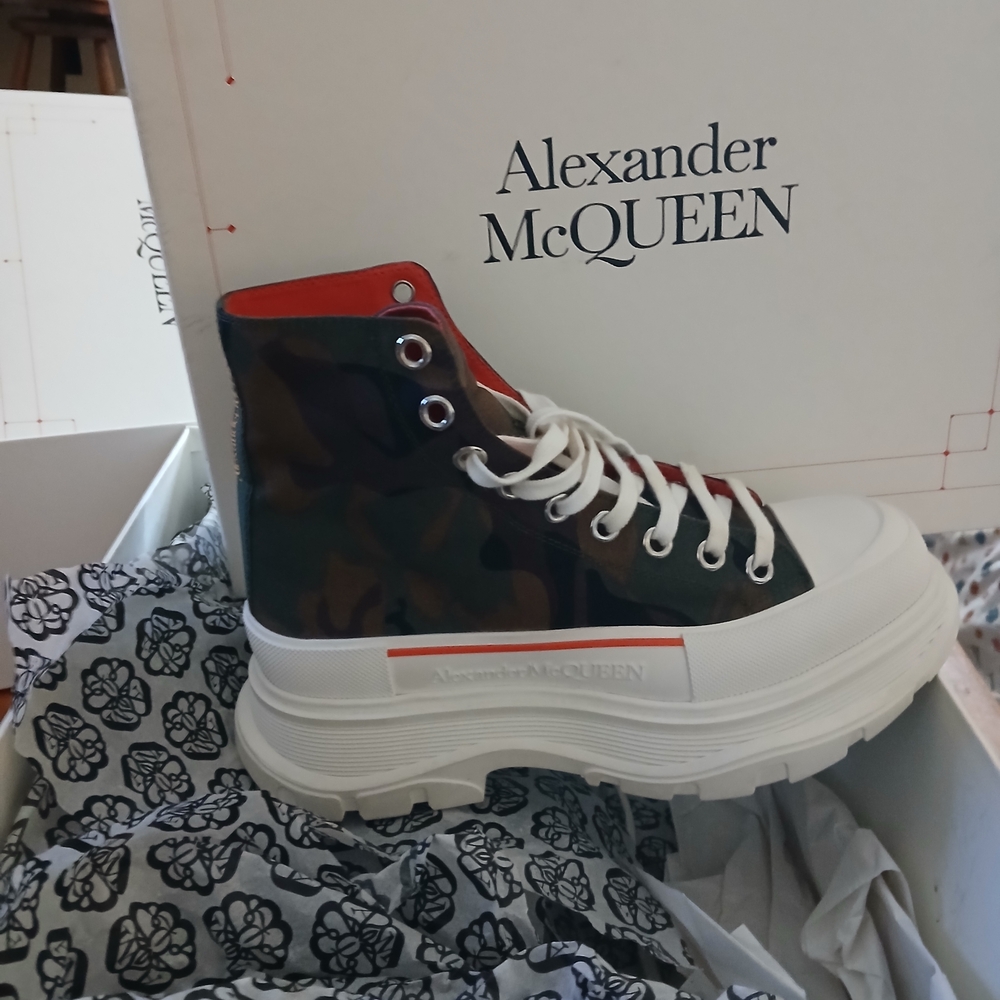 Alexander McQueen Green and Black High-Top Sneakers
